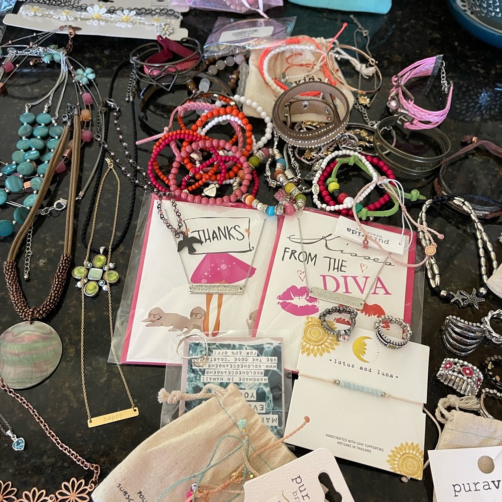 🎈SOLD🎈Massive jewelry bundle! Over 60 pieces! - Picture 5 of 6